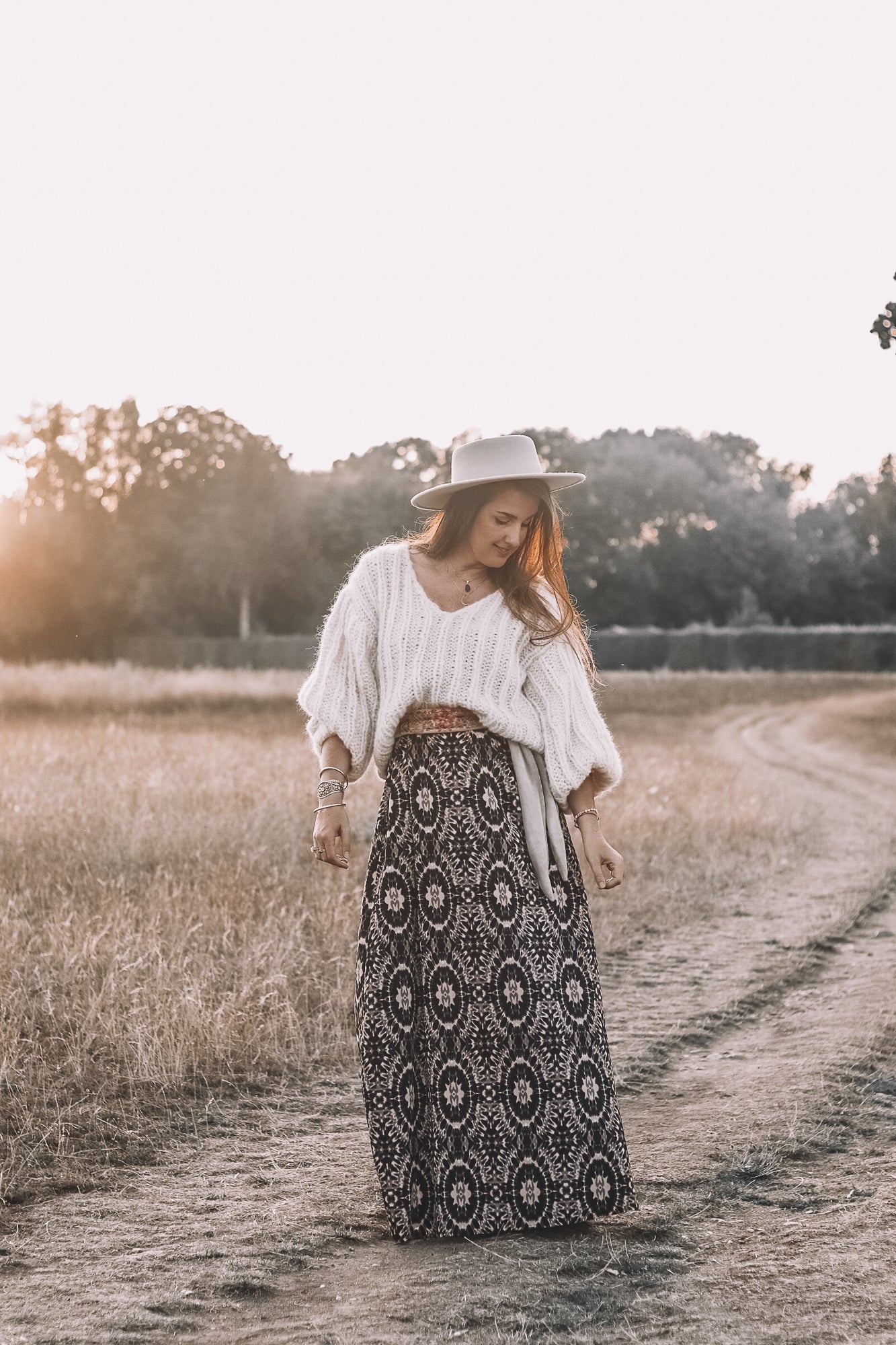 Knitting pattern NETTIE V SWEATER - oversized chunky sweater with special sleeves