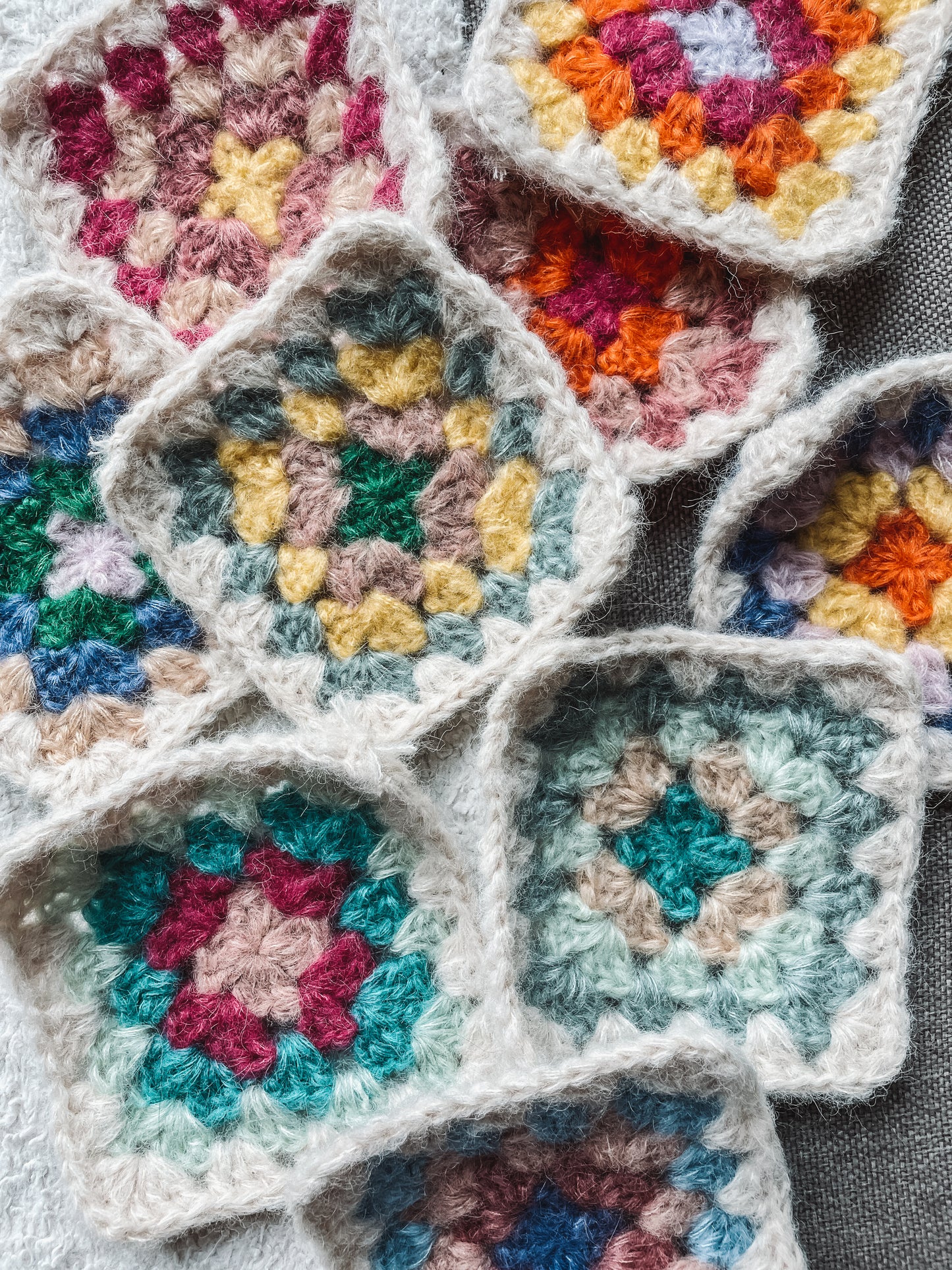 Gecombineerd brei- & haakpatroon GRANNY SQUARE CARDIGAN - oversized chunky vest met wijde mouwen